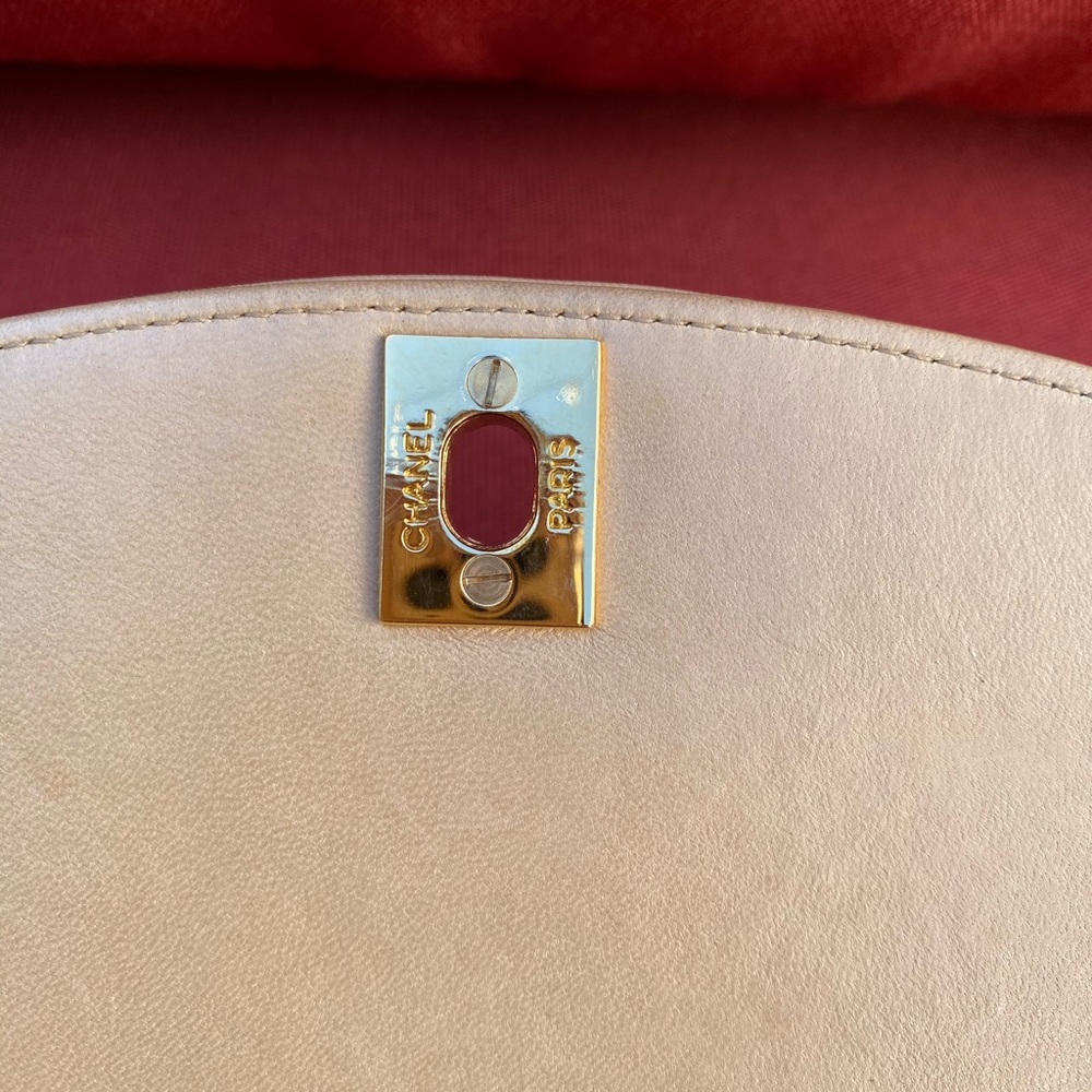 ❌SOLD❌ Chanel Diana Small size - Picture 2 of 8